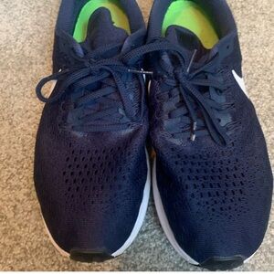 Nike Navy Blue Zoom 35. Athletic Shoes, Women’s Size 9